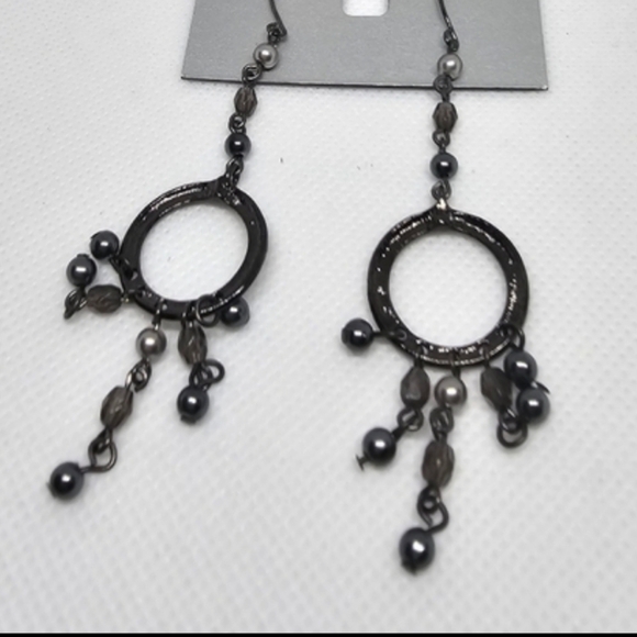*Final price* Long Gunmetal Beaded Dangle Earrings - Picture 1 of 3